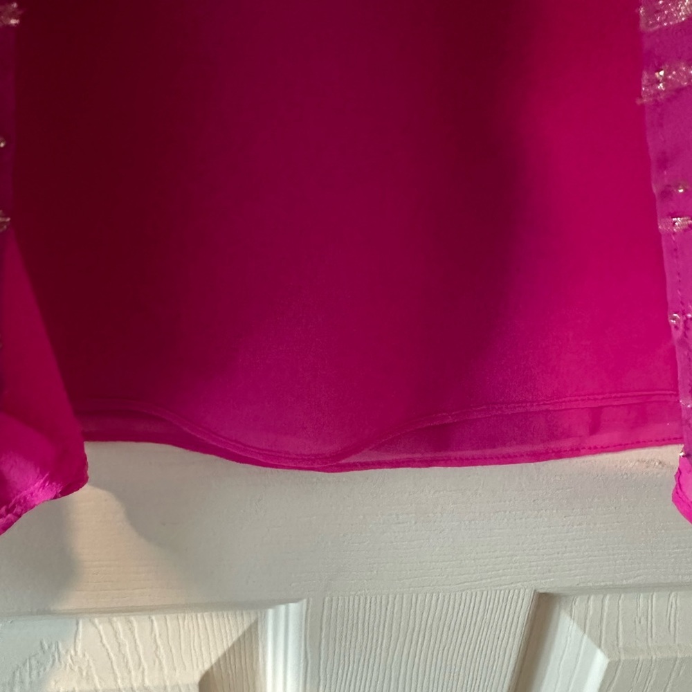 Lilly Pulitzer Hot Pink Ladies LS top with Gold Tinsel. Size: Large - Picture 5 of 6